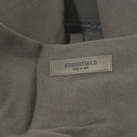 FEAR OF GOD ESSENTIALS Relaxed Hoodie - Iron - Picture 7 of 11